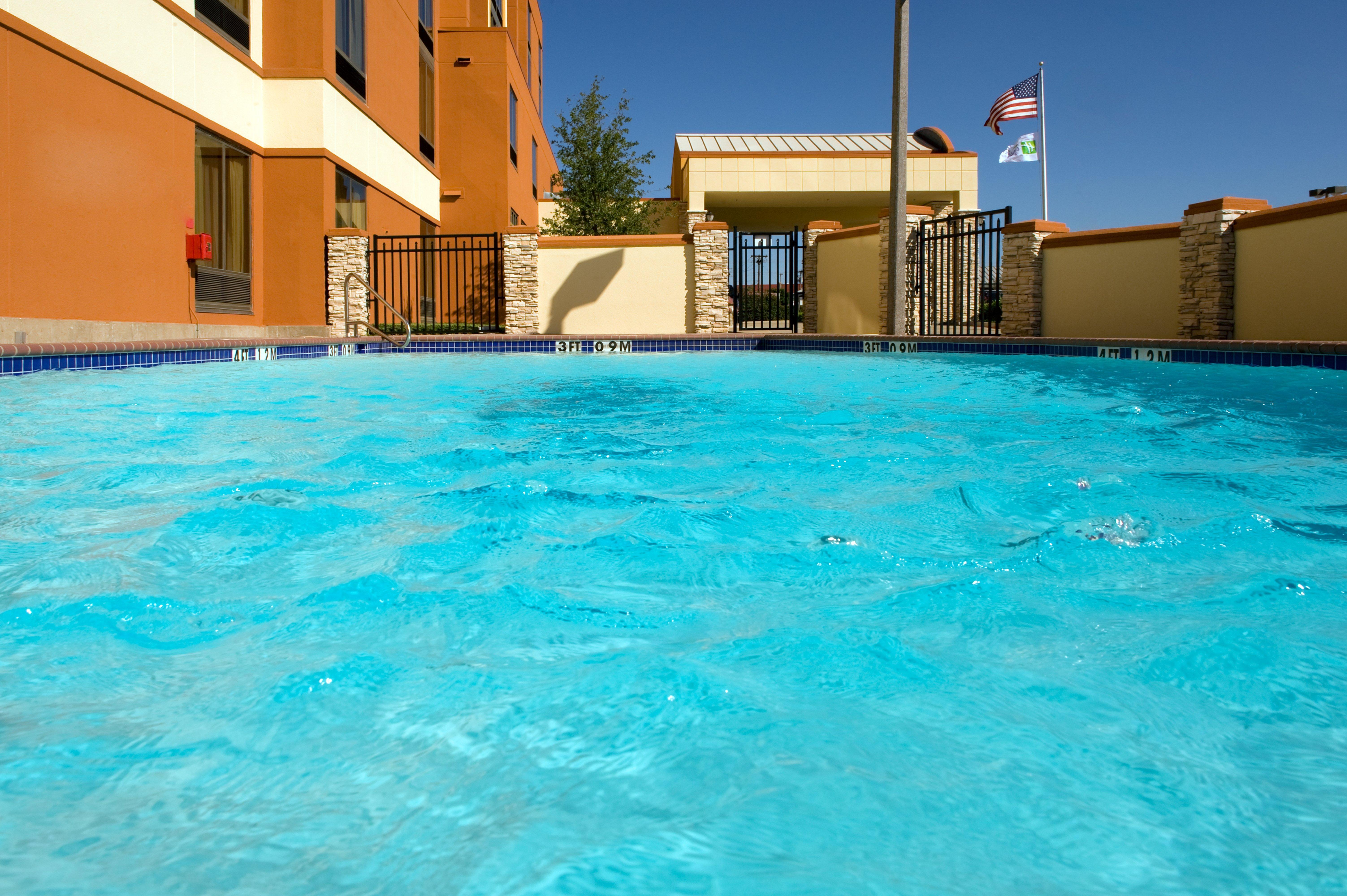 Holiday Inn Express Hotel & Suites Dallas Fort Worth Airport South By Ihg Irving Exterior photo
